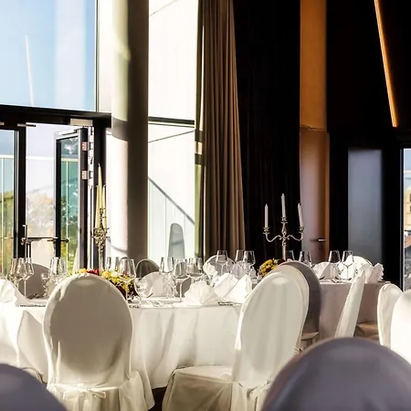 Atlantic 4* مونستر